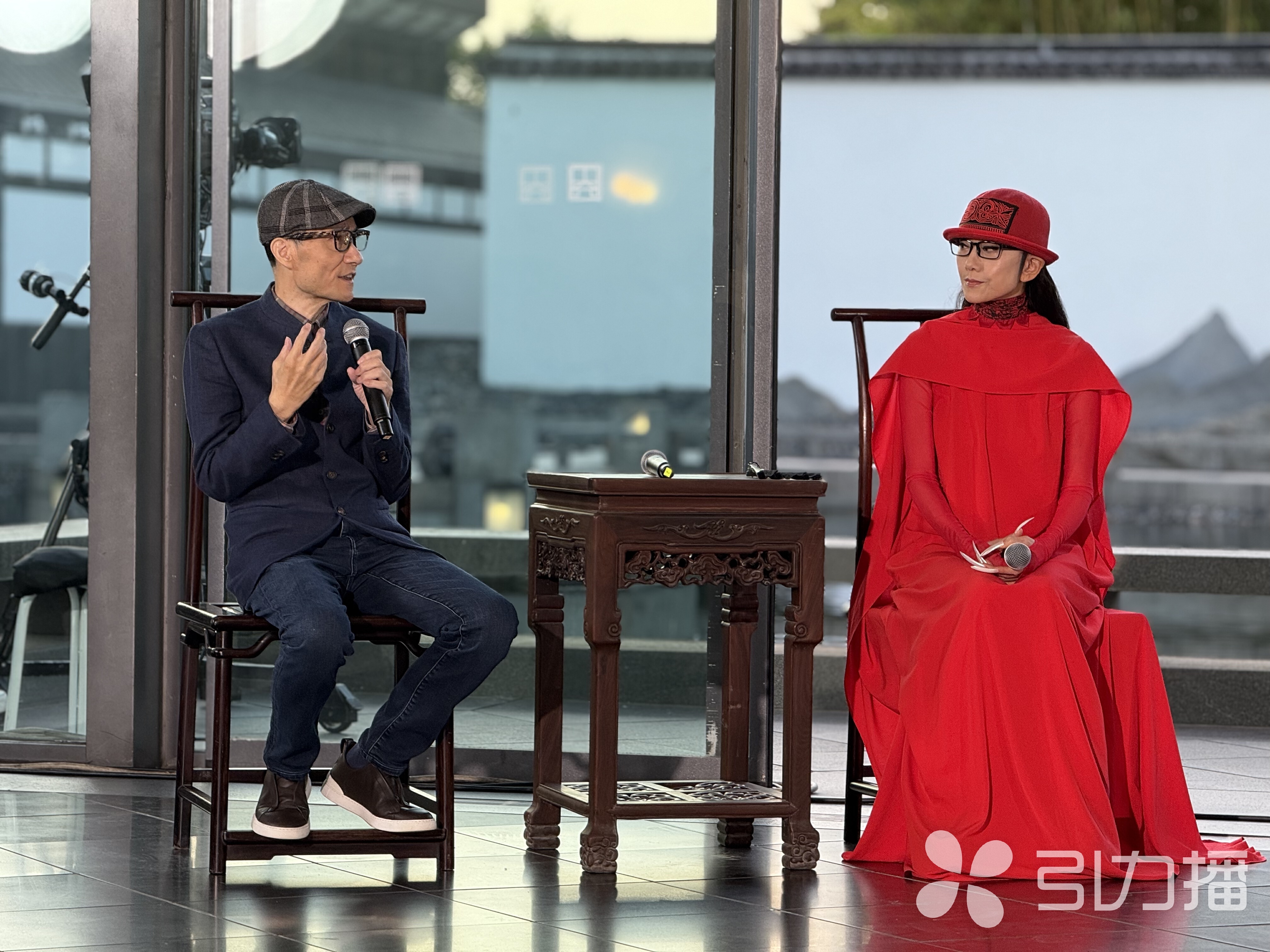 杨丽萍与赵明对话。苏报融媒记者 刘晓平/摄