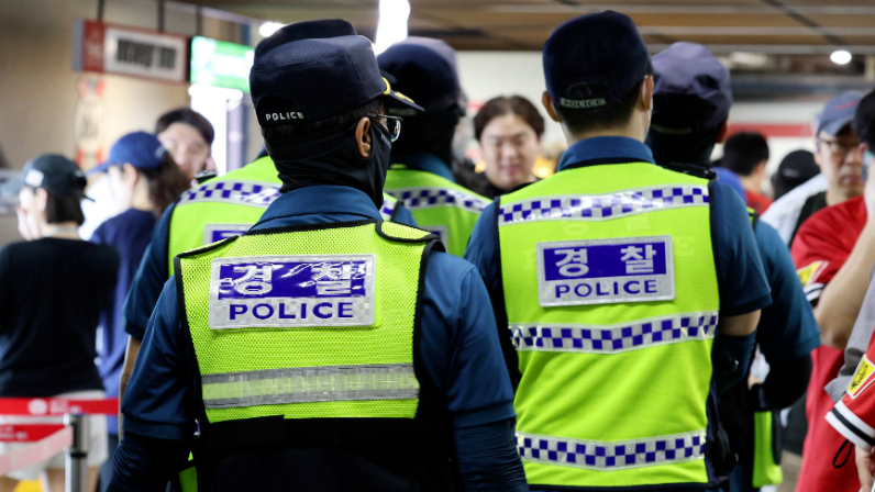 捏造“99名中国间谍被捕”，韩国记者被提捕