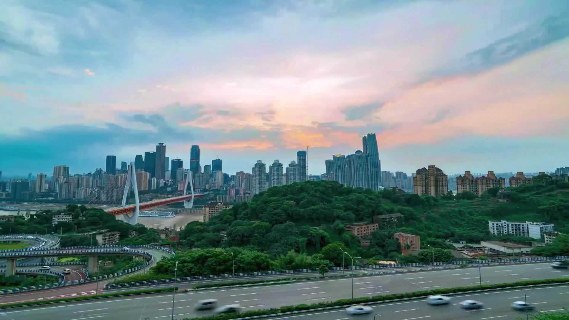 全球连线｜多国媒体人感受重庆高质量发展脉动