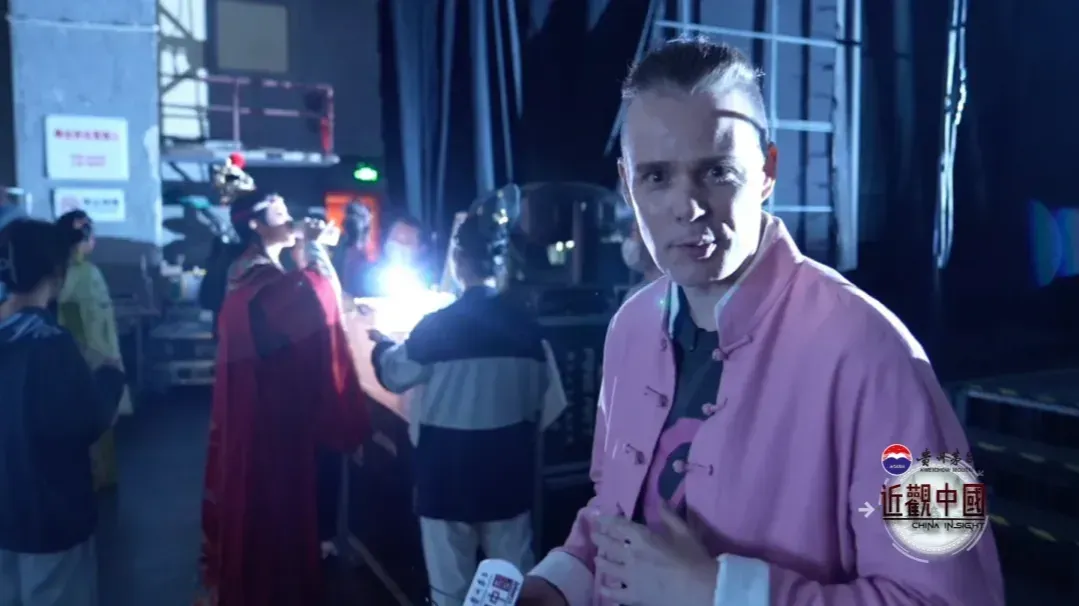 观察员大牛在后台和“黛玉”相遇，两人如何交流唱腔？