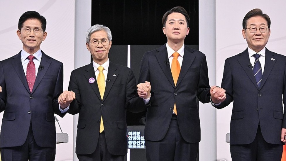 韩国大选临近，首尔现“滚回中国”反华抗议，中餐馆老板：前所未有