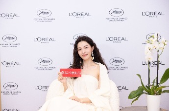 钟楚曦从去年戛纳电影节到今年戛纳电影节有何不同？