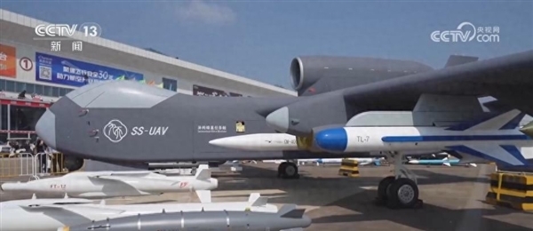 无人机航母来了!中国首款蜂群母舰无人机“九天”即将首飞:机腹可藏上百小型无人机