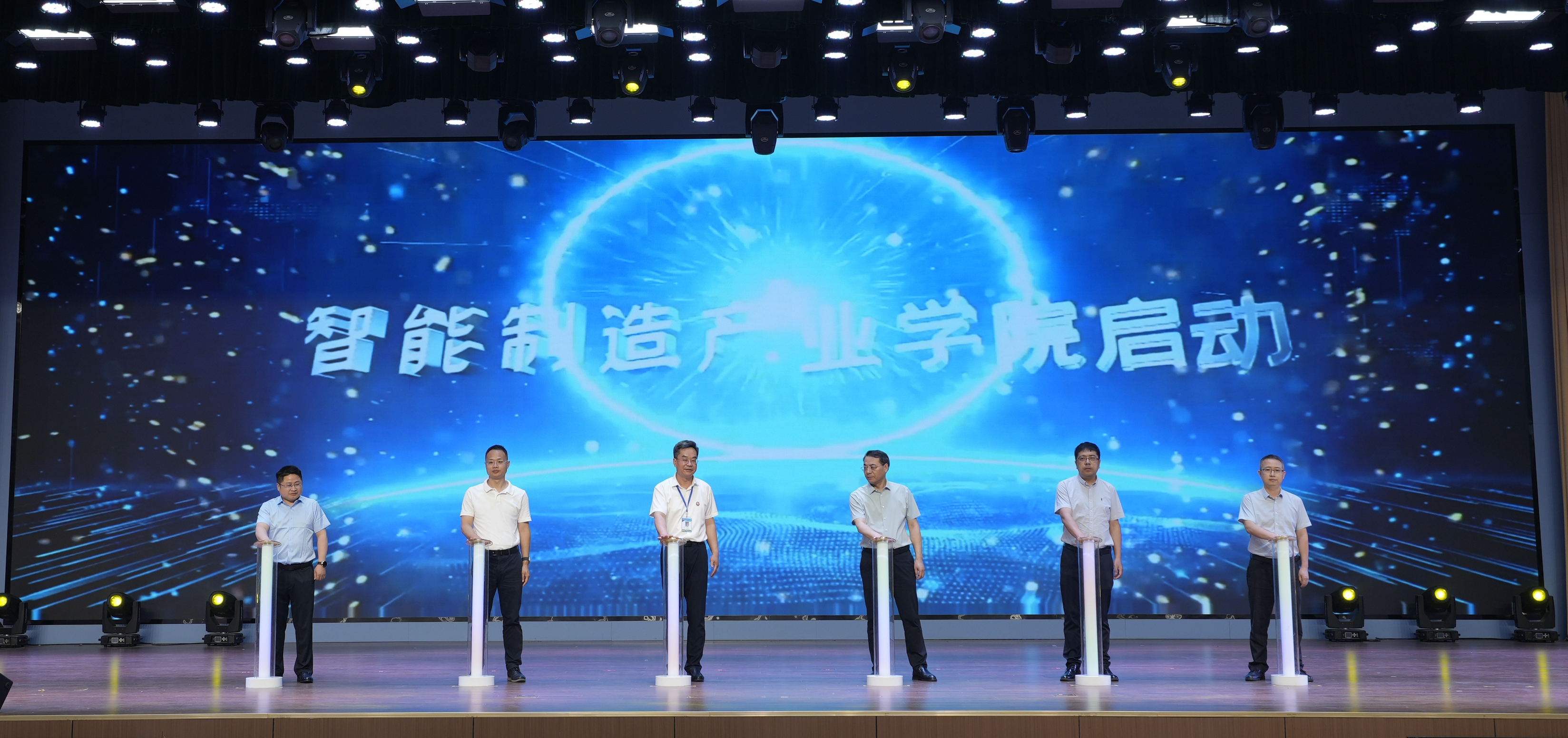 全国百企齐聚徐州机电技师学院