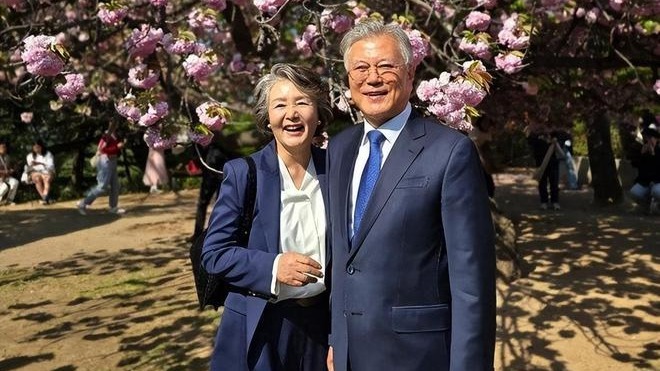 韩警方就文在寅夫人涉嫌滥用公款购置服饰展开调查