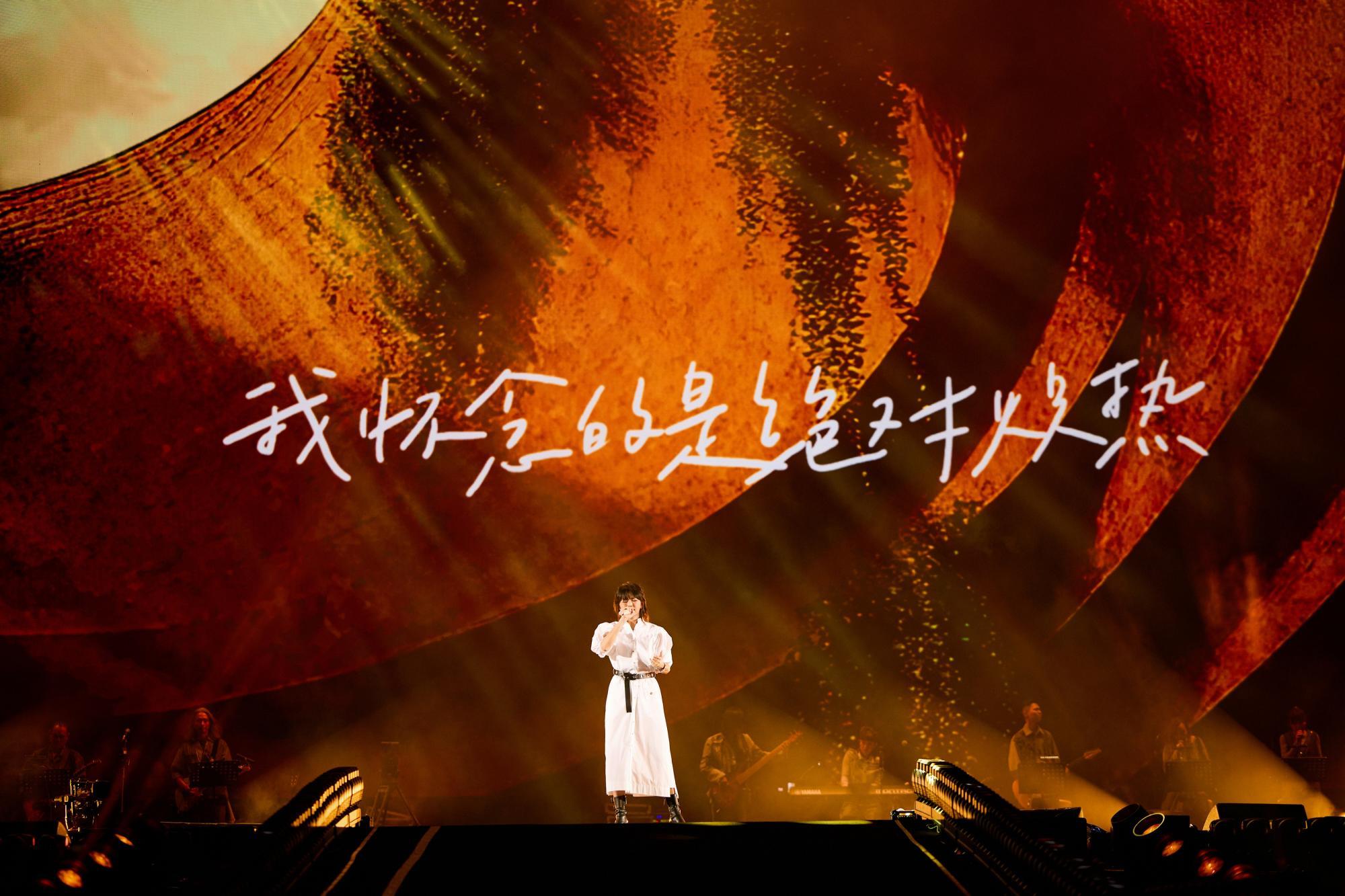 是谁的青春圆满了?孙燕姿《就在日落以后》巡回演唱会深圳站完美上演
