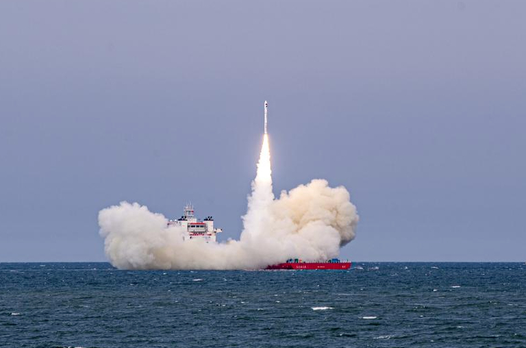 又见“一箭四星”！日照东方航天港第三次发射卫星，震撼瞬间不容错过