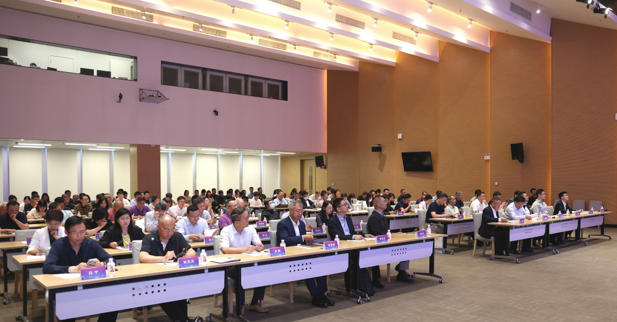 “中医药产业发展的现代化与国际化”产业发展校友会讲在珠海举行