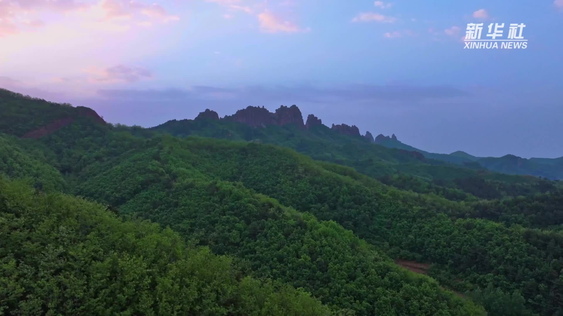 千城胜景｜河北秦皇岛：天然“石长城”褐壁千仞卧翠峰