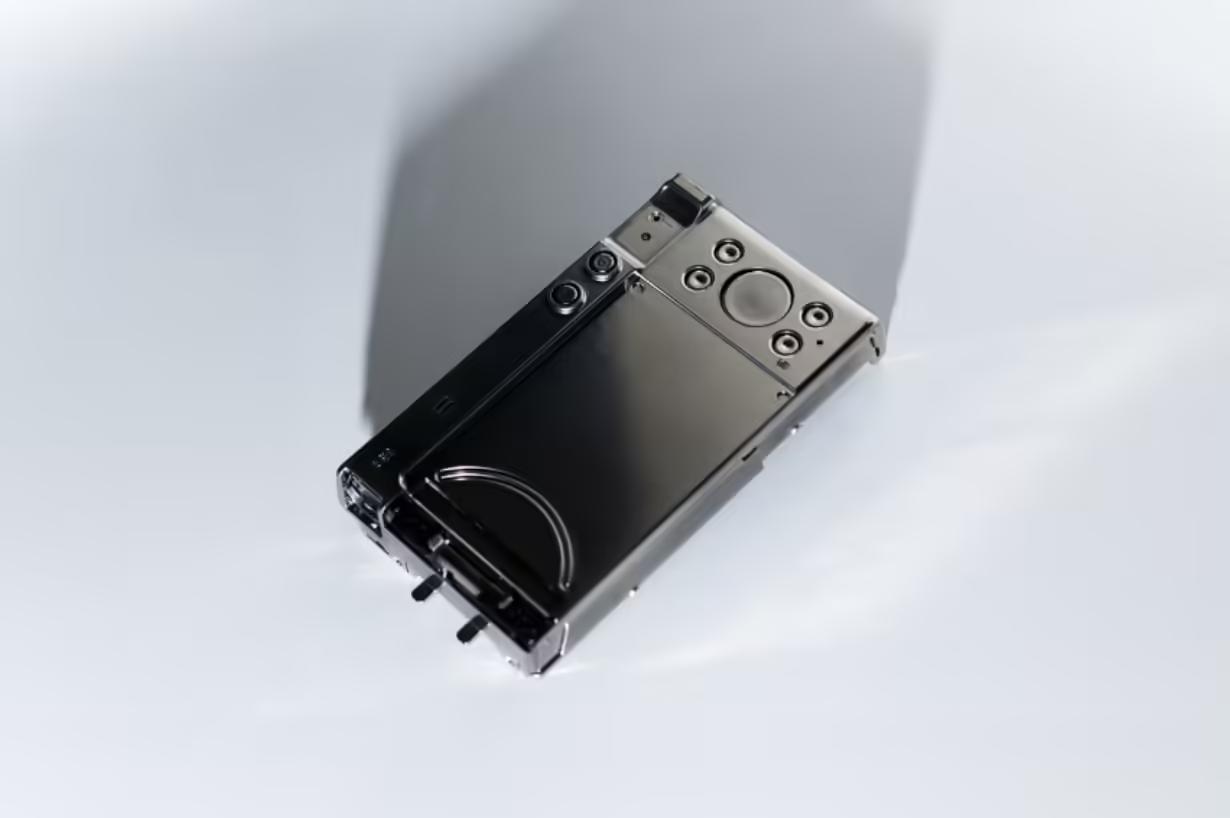 松下推出LUMIX S9相机“钛金色”版本,引入全新三涂层技术提升机身光泽质感