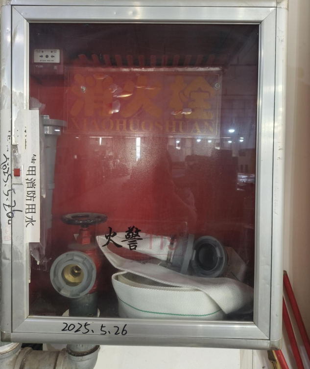 消防栓里没水带 南昌青山湖区博涵服装创意园一楼栋安全隐患大