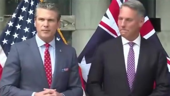 美澳防长新加坡举行双边会谈