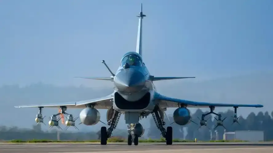 歼-10C战胜“阵风”，标志着中国先进军事技术第一次打败西方先进军事技术