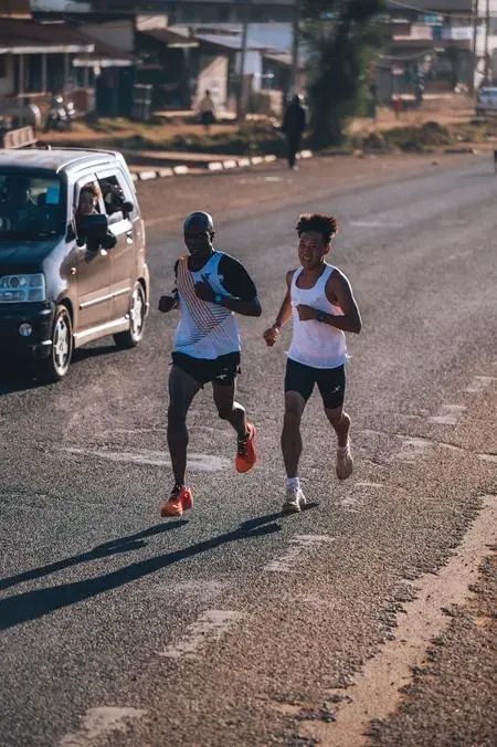 何杰在肯尼亚训练 何杰 供图