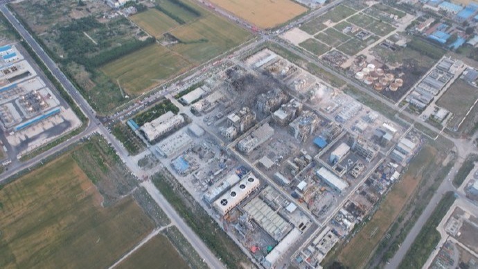 航拍山东高密化工车间爆炸现场