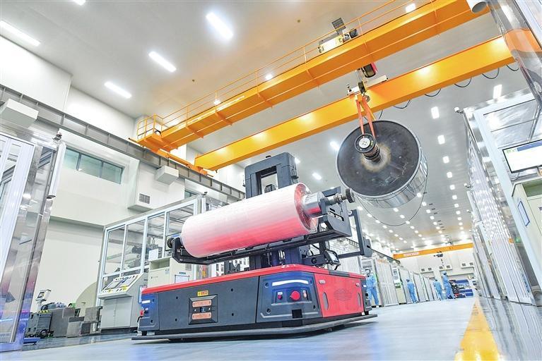 甘肃海亮新能源材料有限公司铜箔生产车间　本版图片均由兰州新区报记者　罗晋业　摄