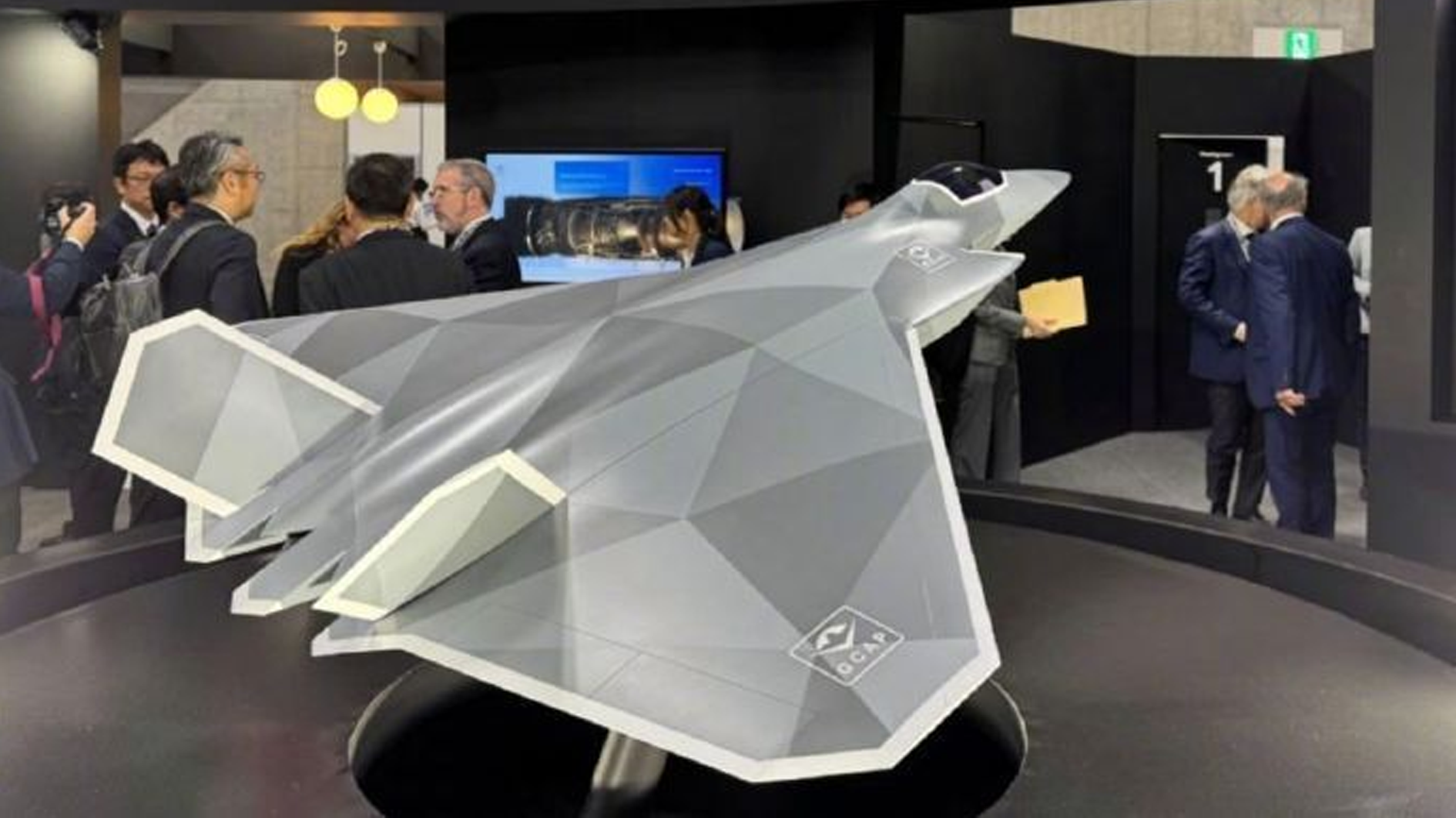 日英意联合研制“六代机”模型防务展亮相