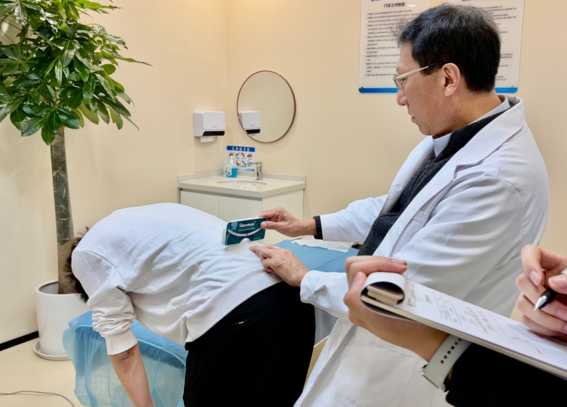 多方合力守护青少年脊柱健康 专家呼吁构建防控体系