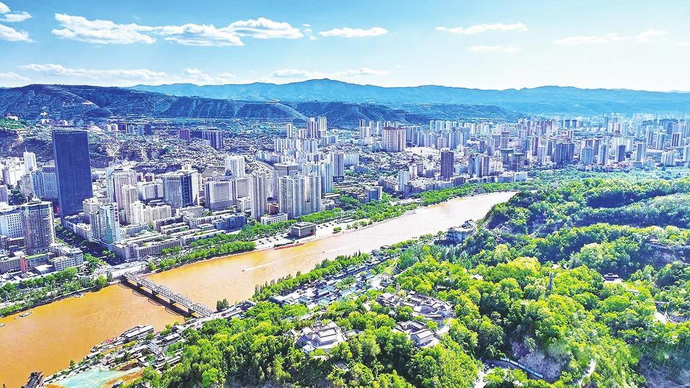 兰州黄河两岸绿意葱茏　（兰州市南北两山环境绿化工程指挥部供图）