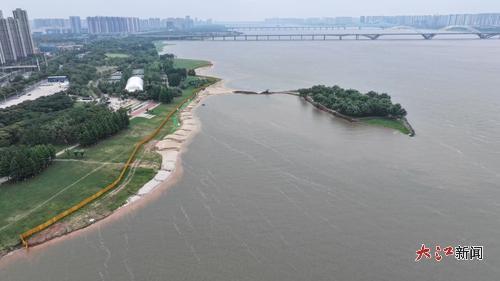 万紫滩天然泳场