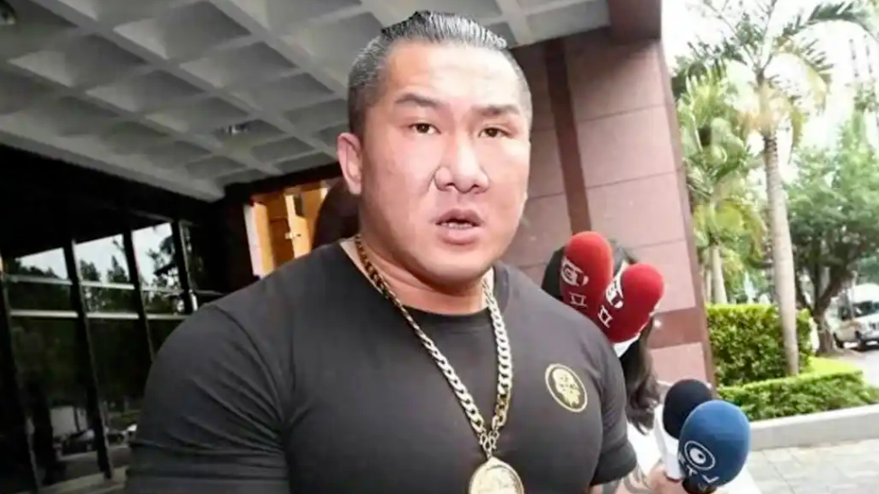 台湾网红“馆长”：希望民进党下地狱，遭民众唾弃永不翻身