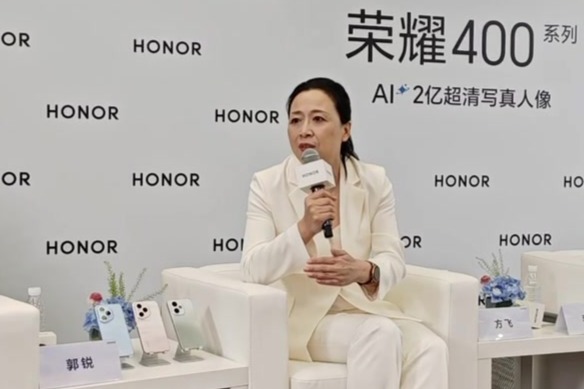 荣耀400系列中国版配置更强、价格更低，为何对海外市场“区别对待”？ | 凤凰V现场