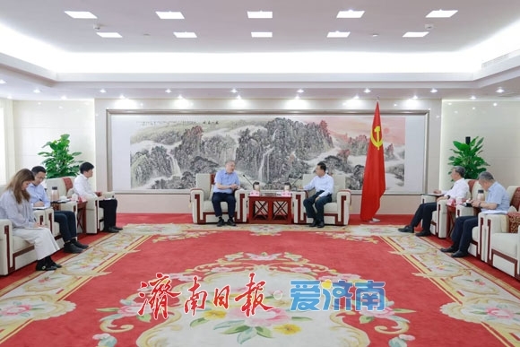 刘强会见上海爱旭新能源股份有限公司客人