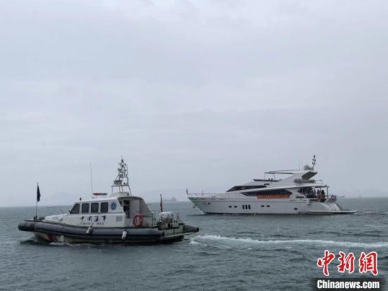 5月27日，全国首艘乘员定额26人的试点游艇“海道”号在三亚市完成首航。海南海事局供图