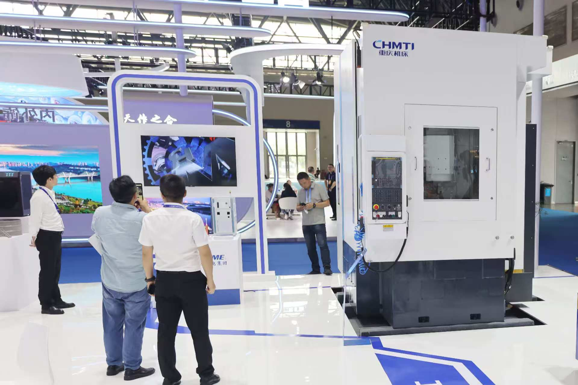 重庆机电集团携一批高精尖装备亮相西洽会。企业供图