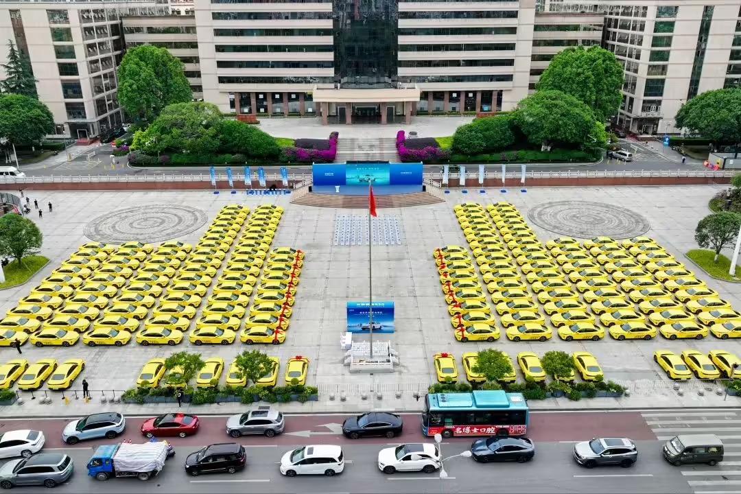 长安欧尚520开启千辆交付,宁德时代巧克力标准化换电车型迎市场规模化落地