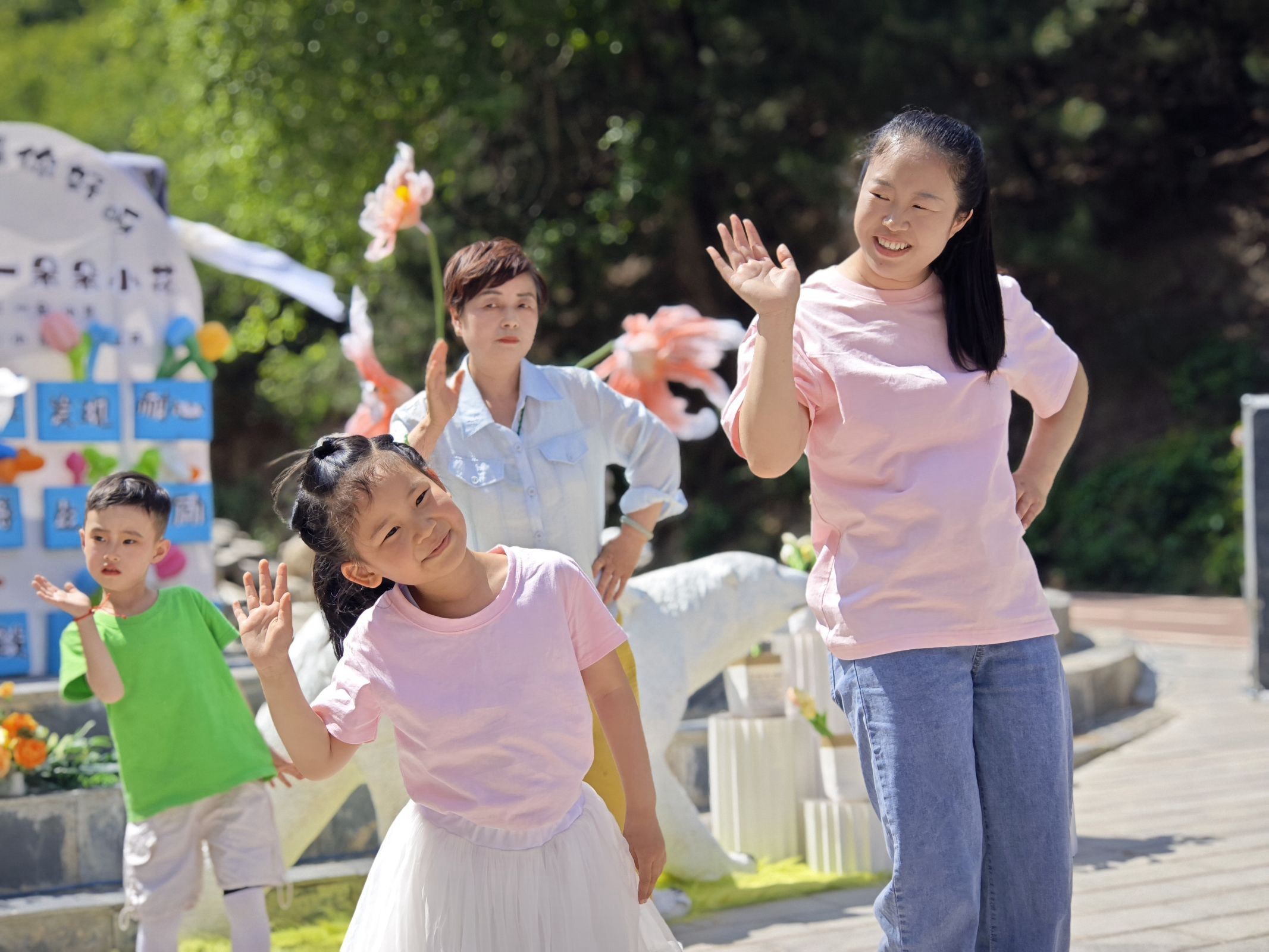 童趣探自然　华亭萌娃解锁六一新玩法