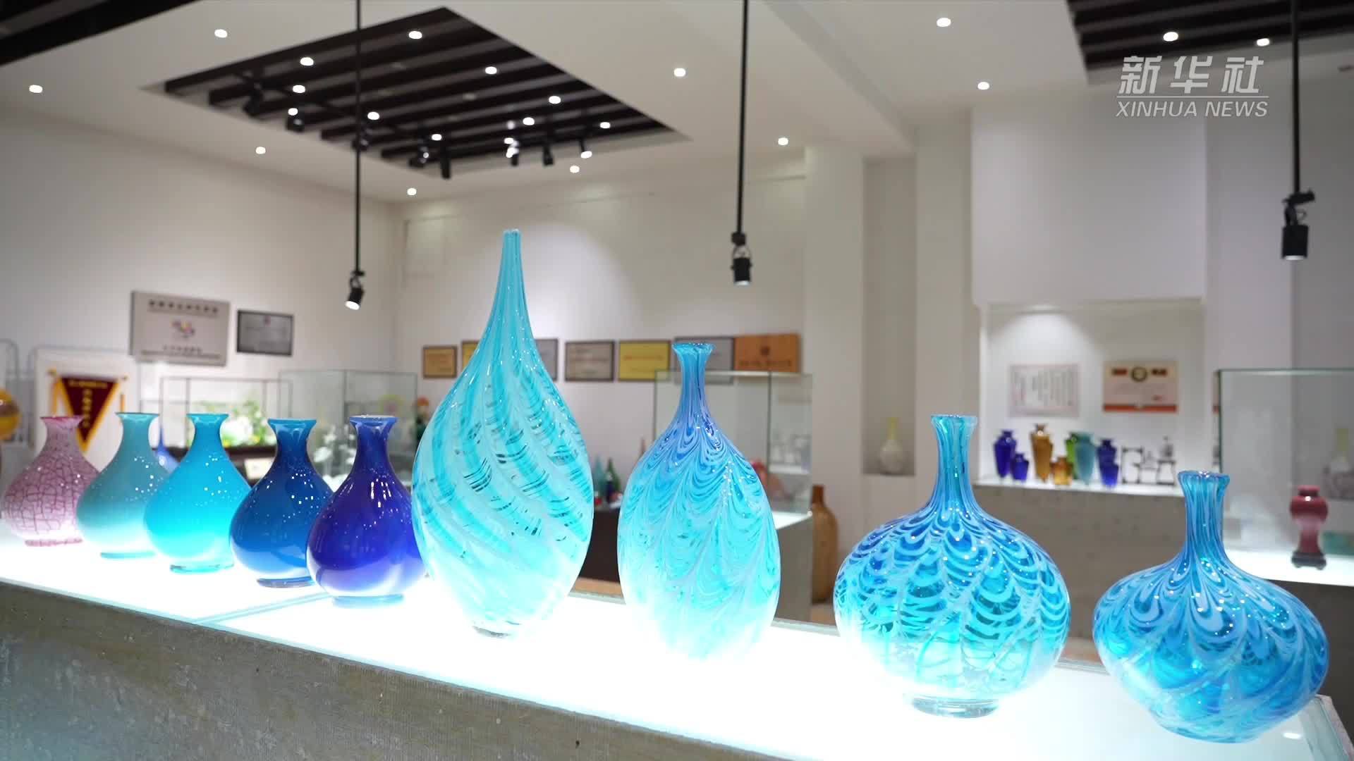 新时代中国调研行之文化中华·中华守艺人｜薪火相传“琉”光溢彩