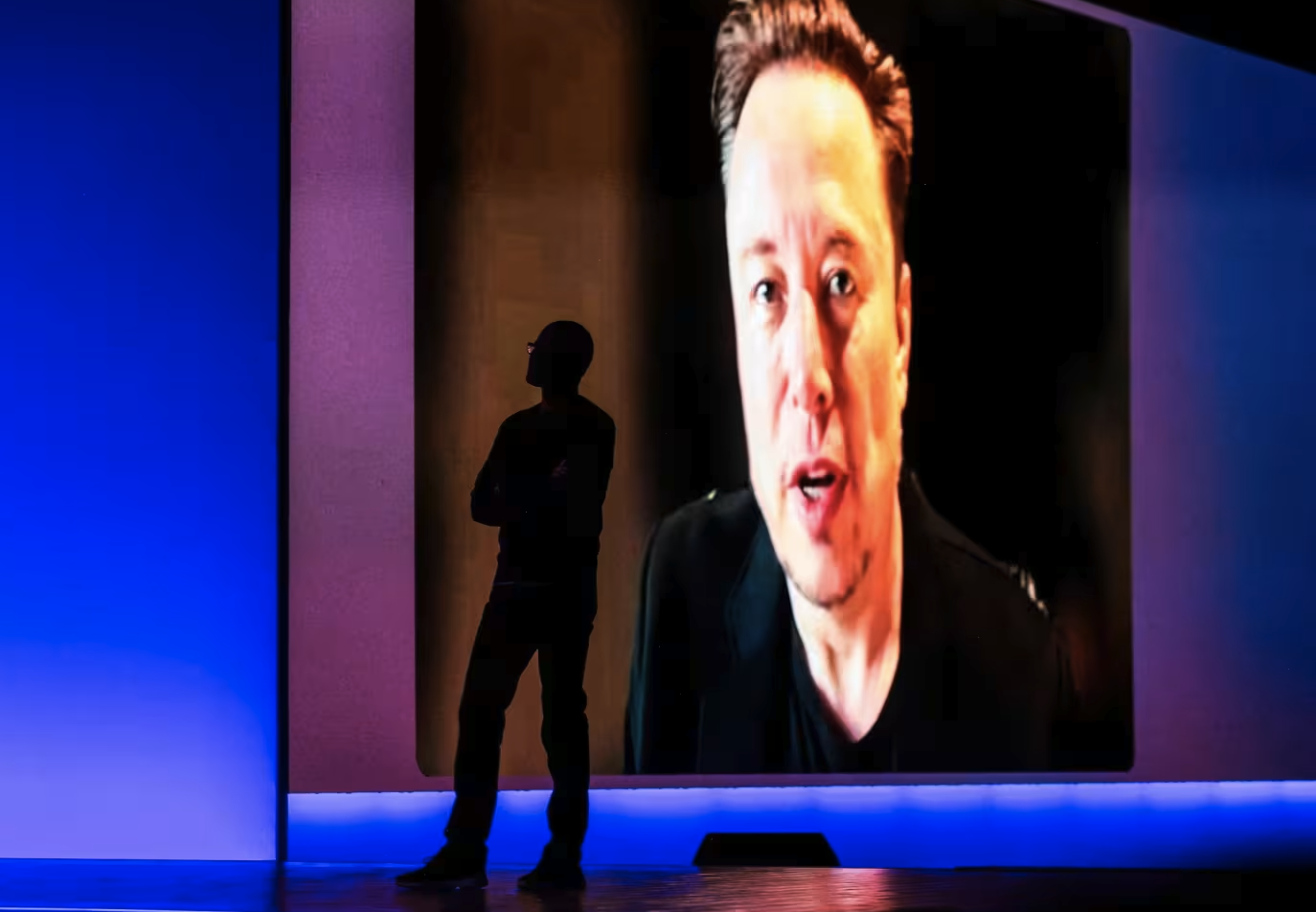 马斯克、黄仁勋、奥特曼都来捧场,微软为何成了AI“香饽饽”?