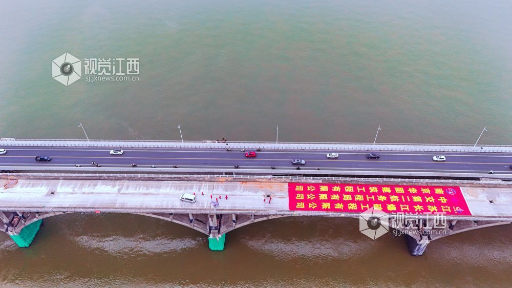 2025年5月26日,在江西省吉安市新干县赣江大桥拍摄的画面。