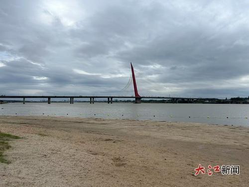 凤凰湾天然泳场