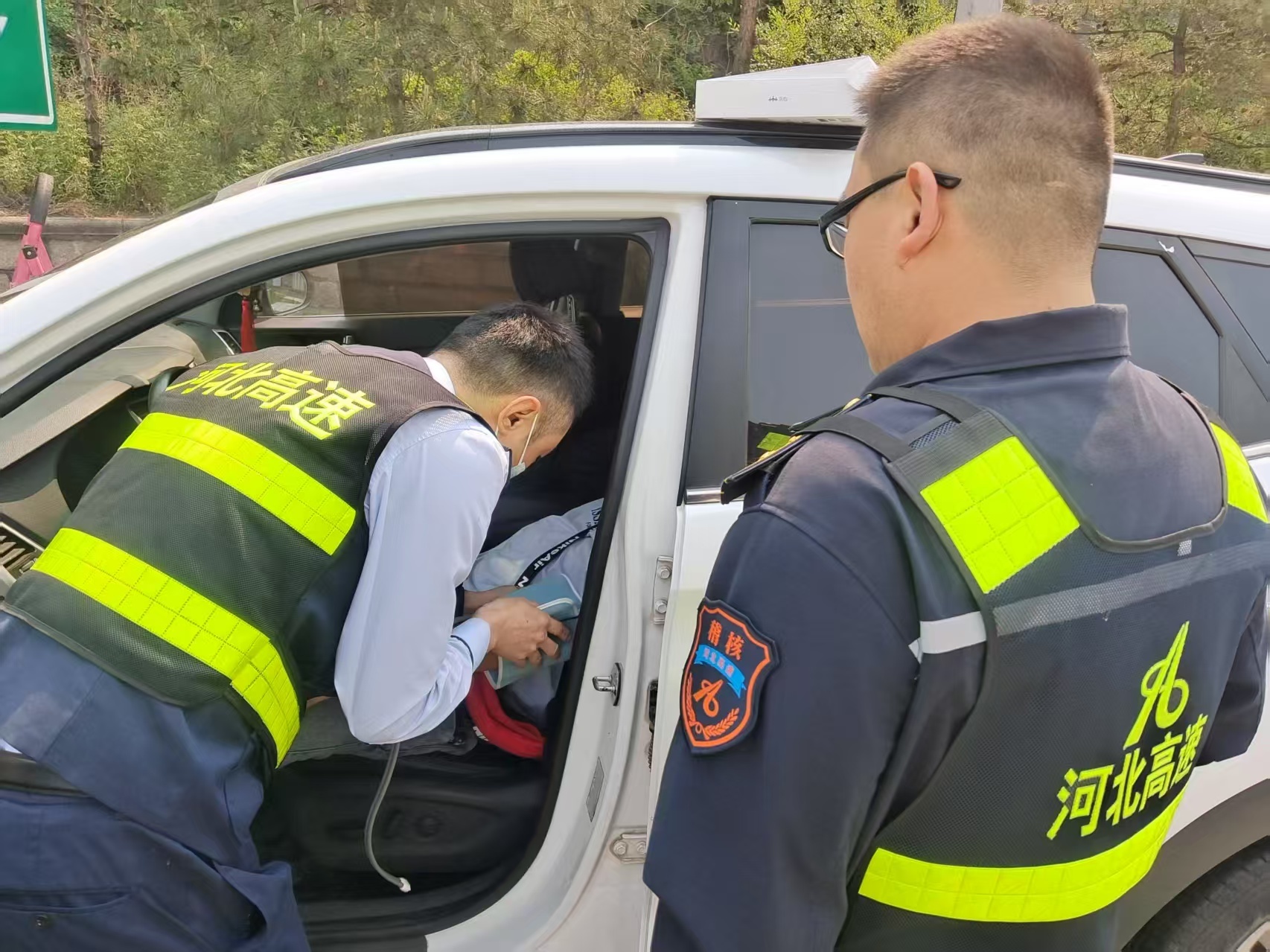 司乘突发疾病 河北高速滦平收费站多方联动开启生命通道