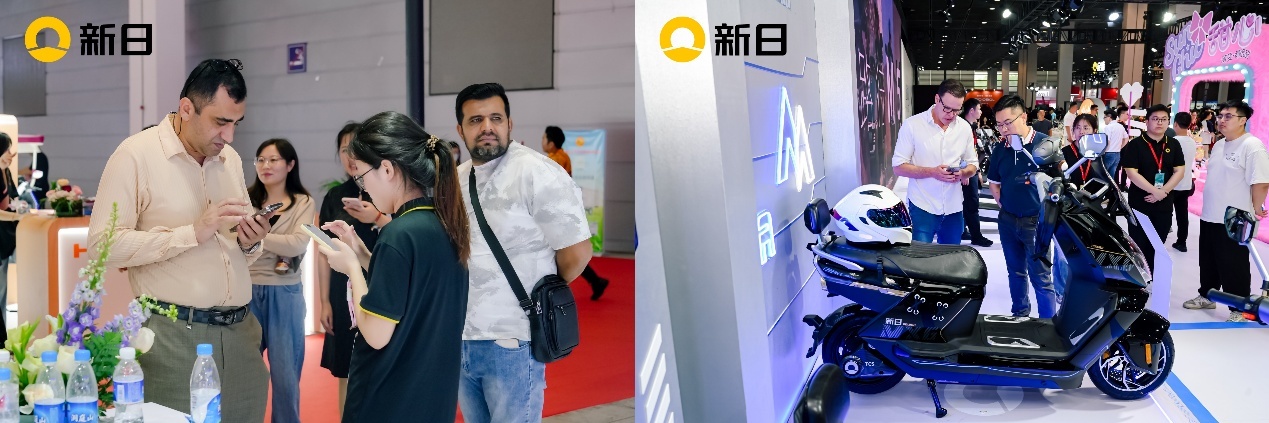 一群人站在室内AI 生成的内容可能不正确。
