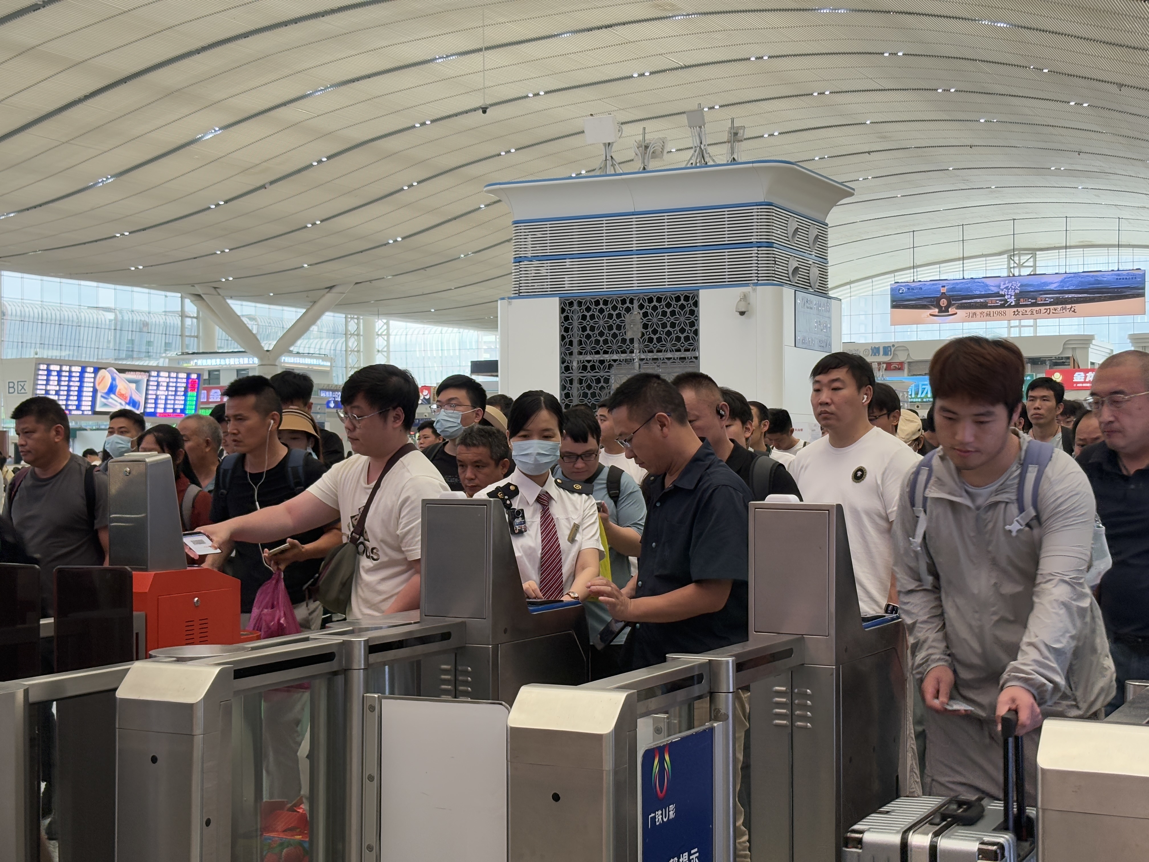 端午假期广深港高铁跨境客流预计超50万人次，多项服务助力便捷出行