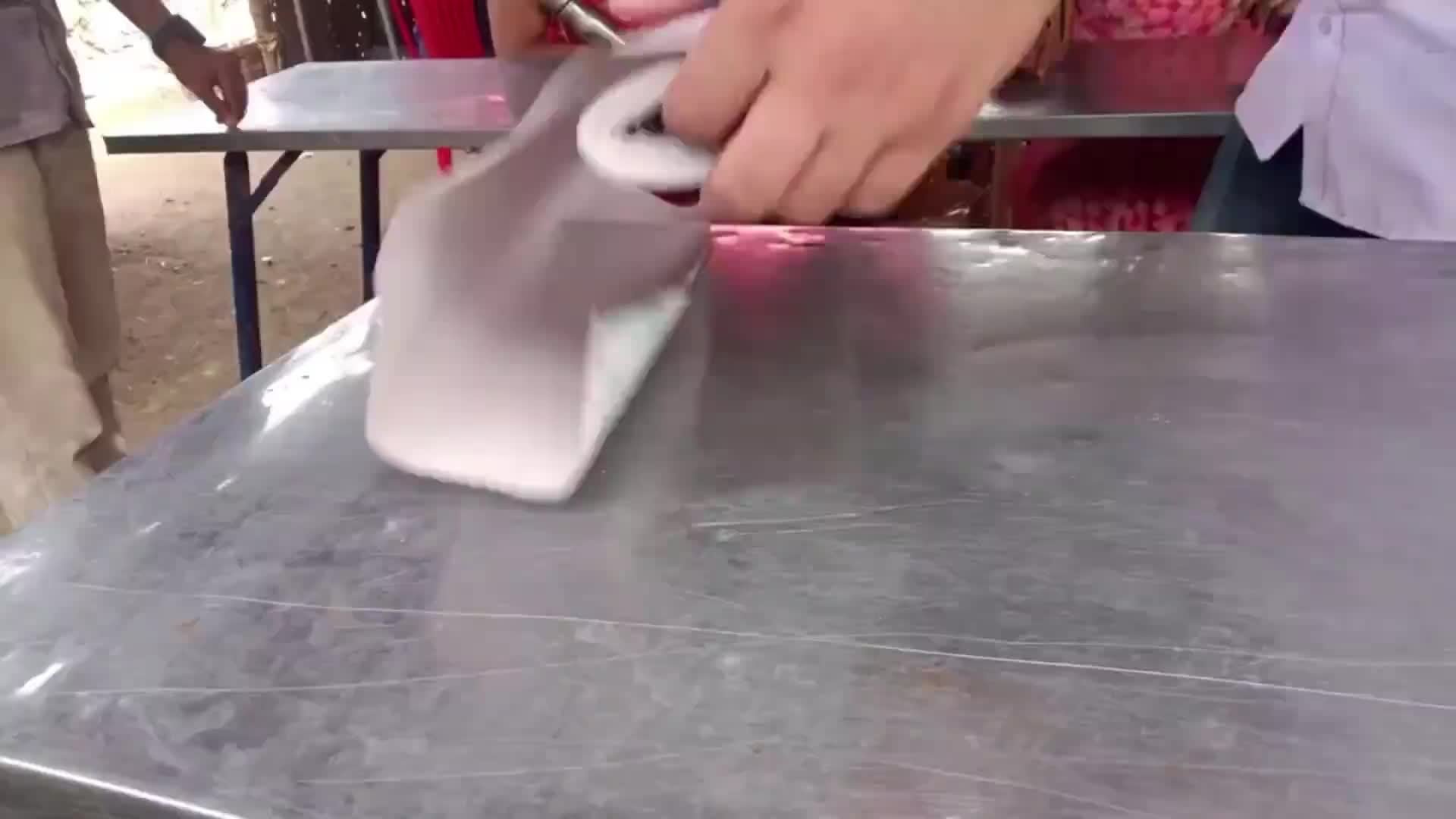 见识一下印度人吃席，上的菜一道比一道绝，不是一般人享受得来的