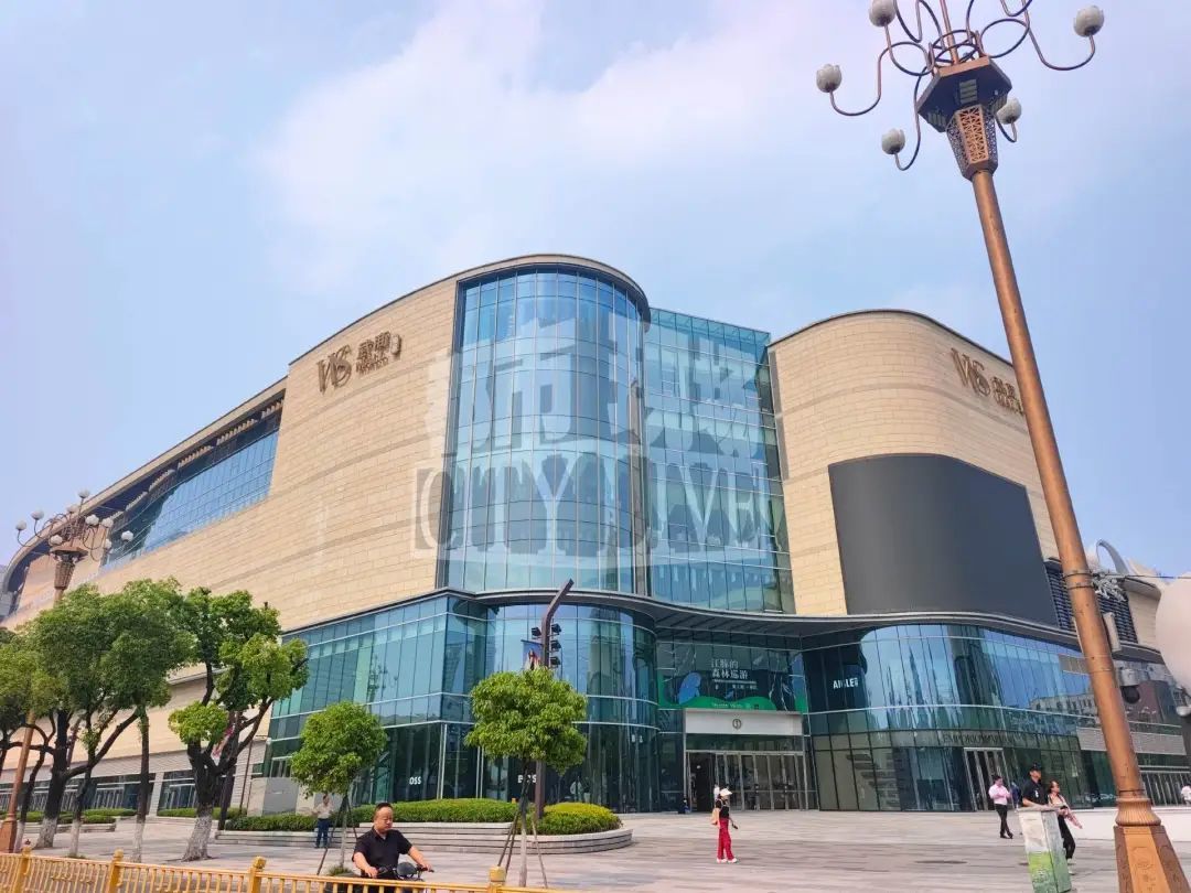 银泰百货撤场？南昌百货大楼大部分空间仍处空铺状态