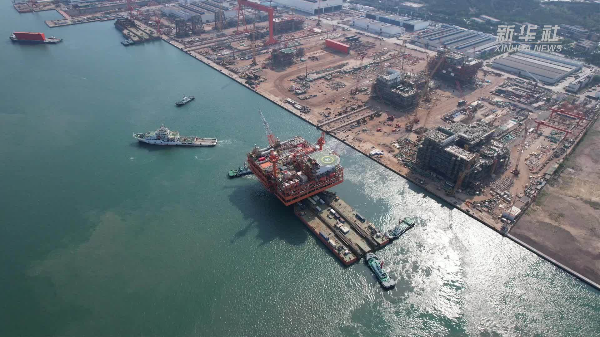 大平台“赶赴”大油田 渤海又一亿吨级油田中心处理平台完工起运