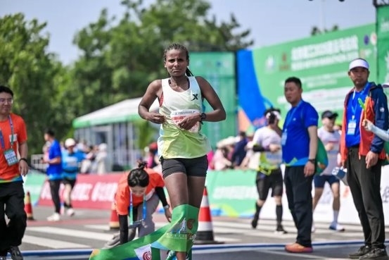 以奔跑之力书写生态答卷 北京建工2025密云马拉松鸣枪开跑