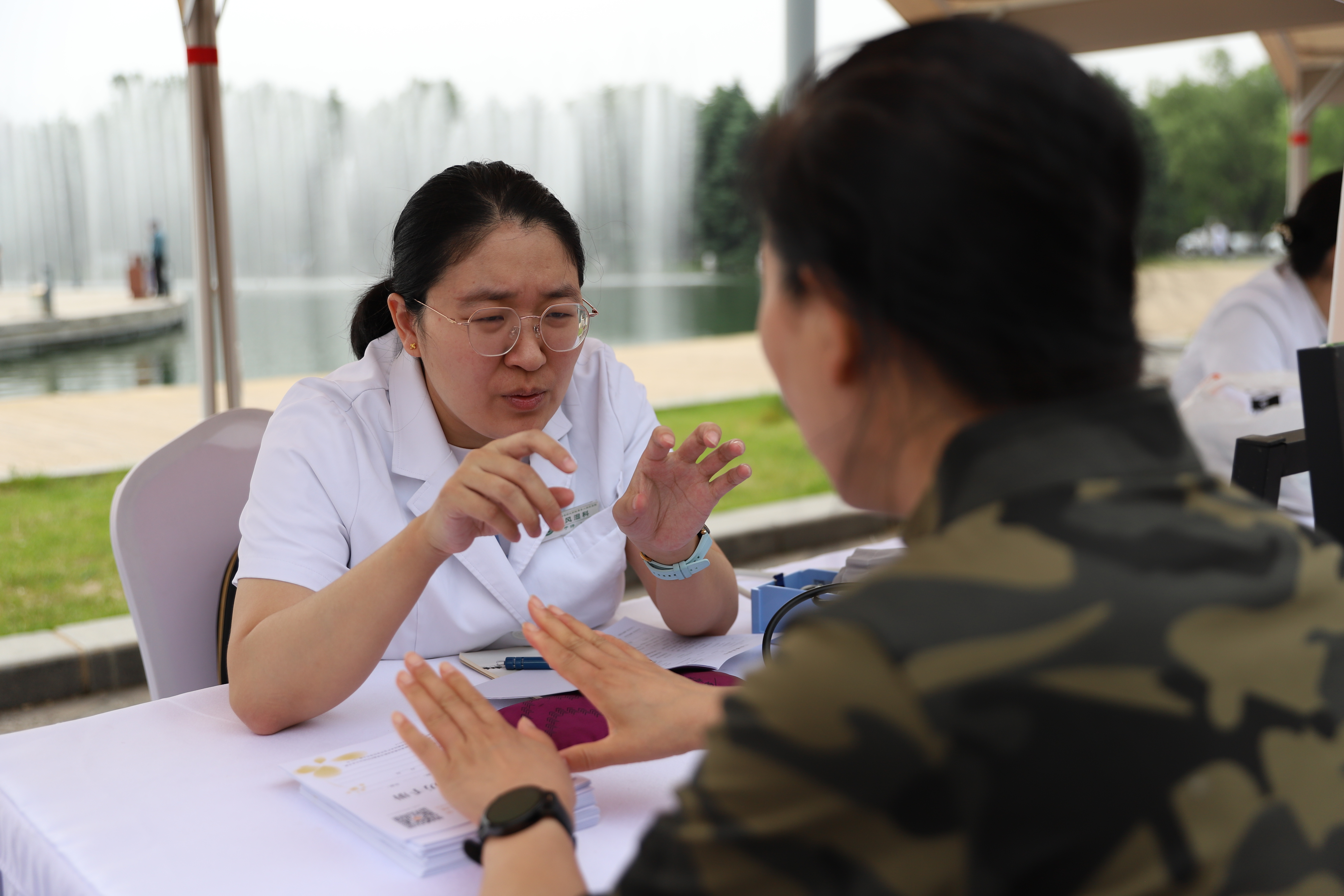 传承岐黄薪火，共庆端午安康 长春中医药大学附属第三临床医院中医药市集首日惠及2万余人次