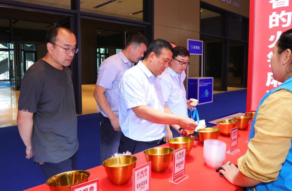 醇香品质引燃青岛餐饮市场！北京正庭香火锅麻酱闪耀2025第八届中国鲁菜食材电商节