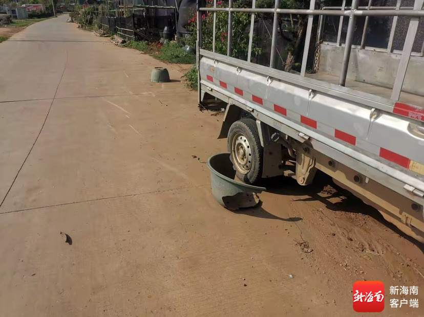 电动车发生事故的路段（右侧车辆与事故无关）。交警供图