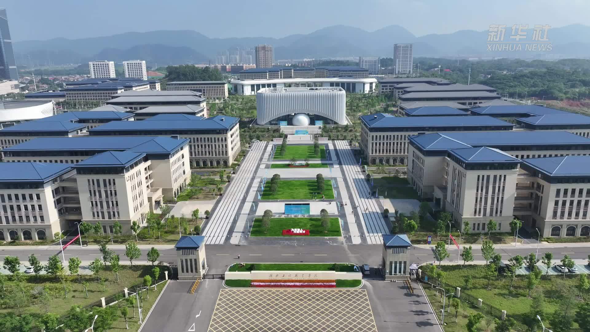 “手有绝活，心有担当”——在中华职业教育创新创业大赛听“技能成才”好声音