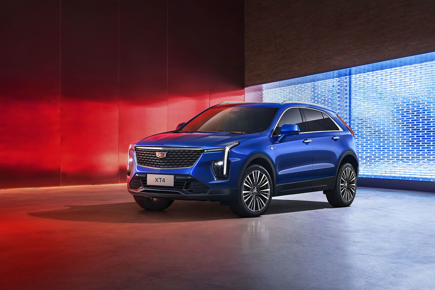 新款凯迪拉克XT4上市 智能交互升级/全款一口价15.99万元起