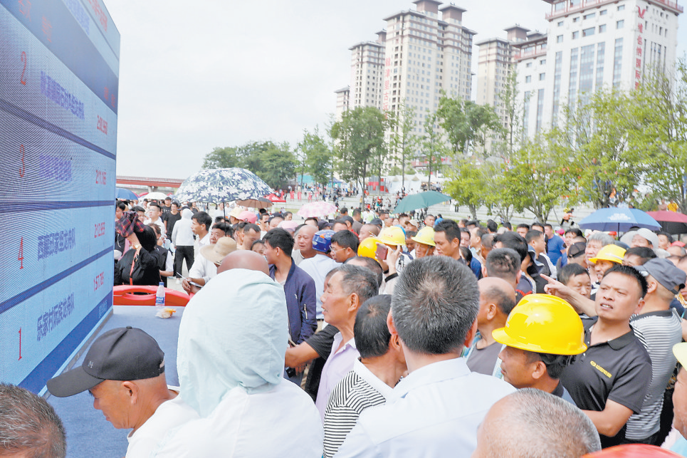 临川区：龙舟竞渡迎端午（图）