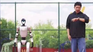 荣耀确认进军机器人产业，机器人跑步速度达4m/s创行业纪录