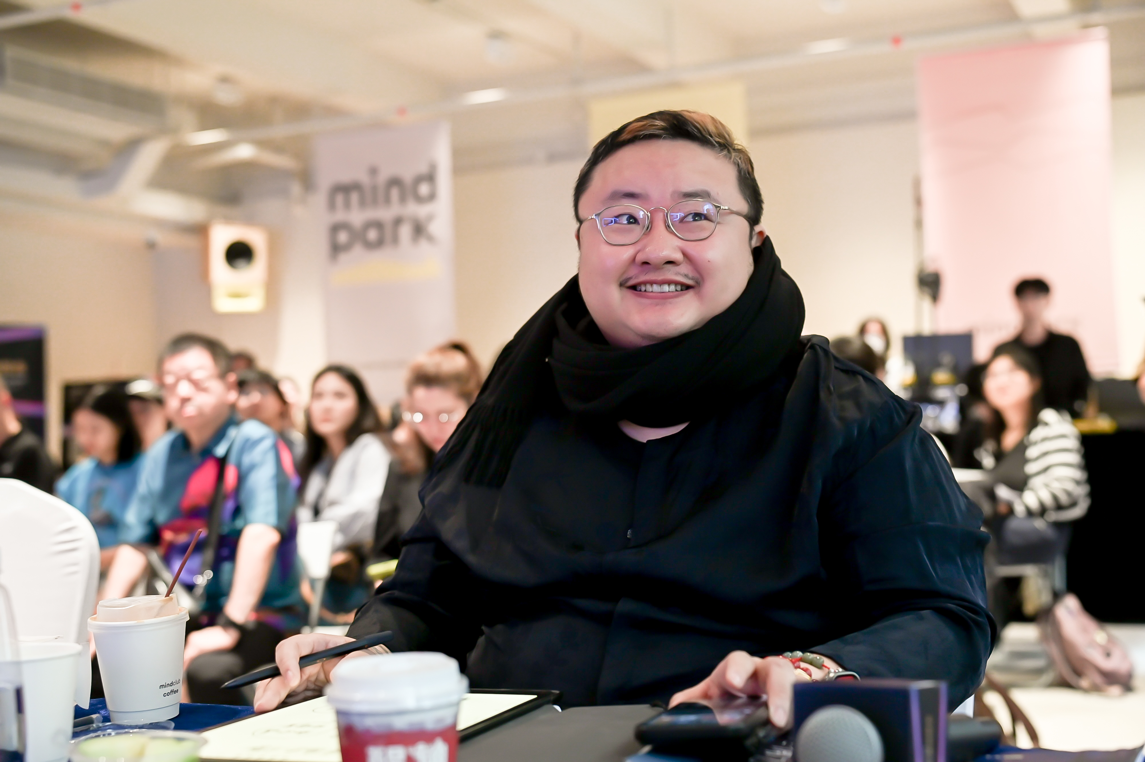 图:张伟参加公益影像创投会